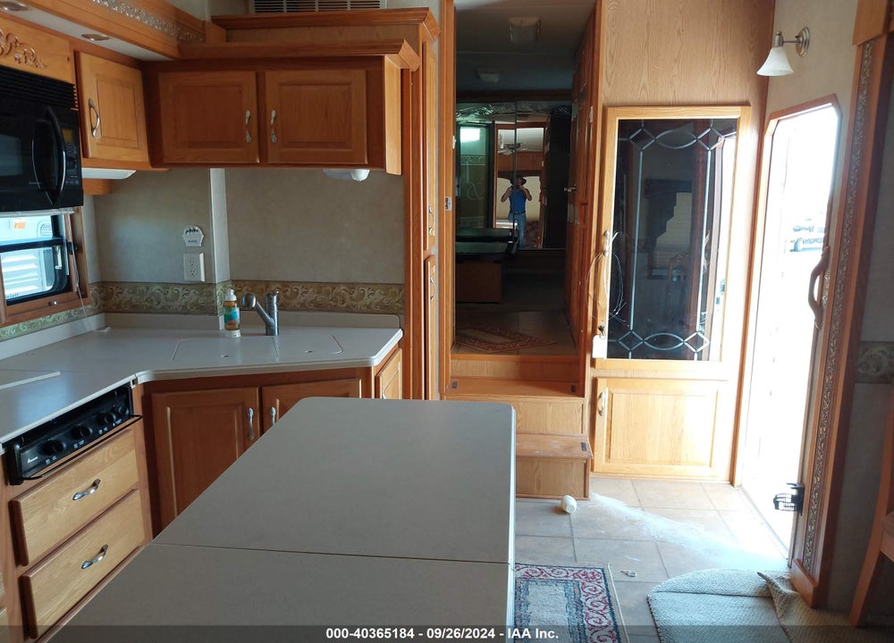 2005 DOUBLETREE MOBILE SUITES VIN: 5KEFA312151001718