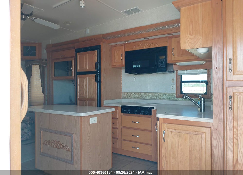 2005 DOUBLETREE MOBILE SUITES VIN: 5KEFA312151001718