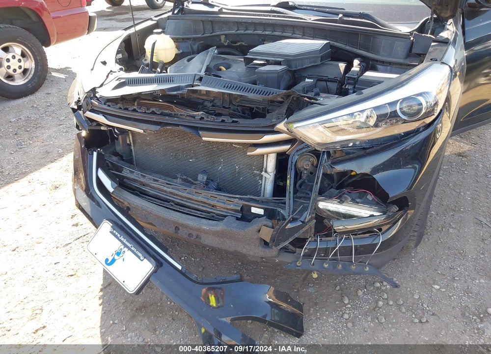 2017 HYUNDAI TUCSON SE VIN: KM8J23A49HU553926