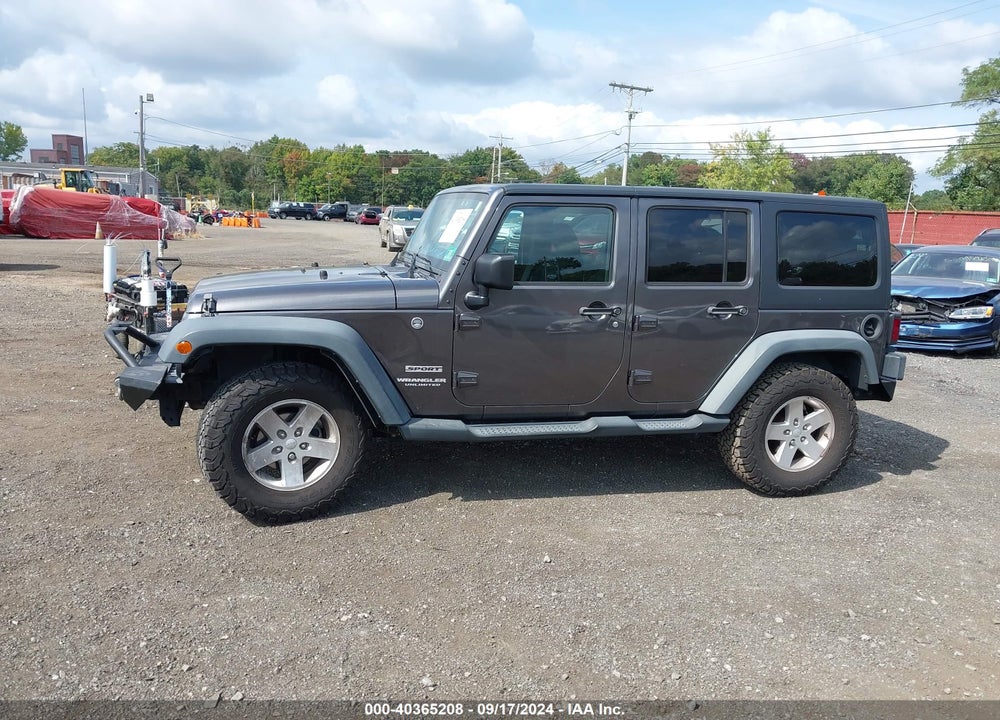 2016 JEEP WRANGLER UNLIMITED SPORT VIN: 1C4BJWDG3GL234125