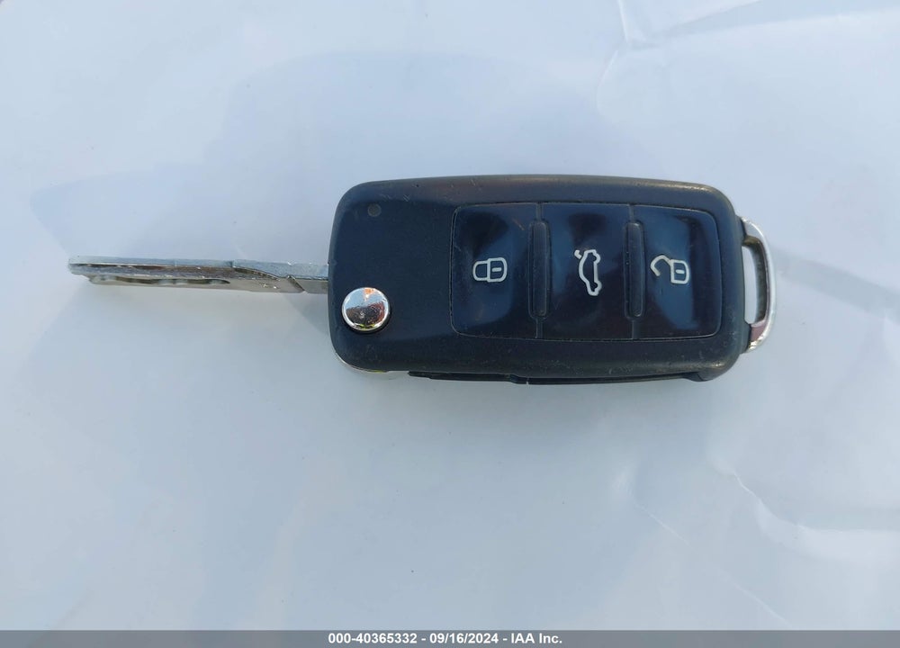 2013 VOLKSWAGEN JETTA 2.0L S VIN: 3VW2K7AJ5DM444395