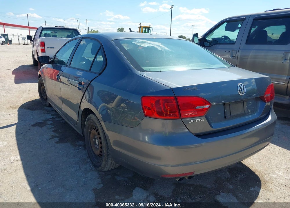 2013 VOLKSWAGEN JETTA 2.0L S VIN: 3VW2K7AJ5DM444395