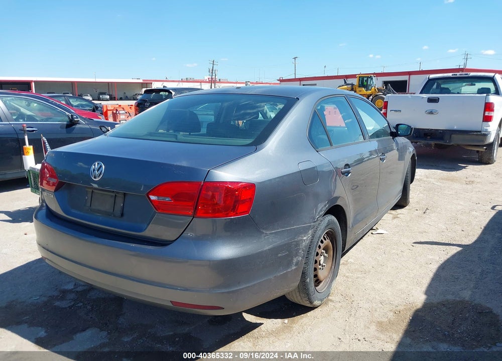 2013 VOLKSWAGEN JETTA 2.0L S VIN: 3VW2K7AJ5DM444395