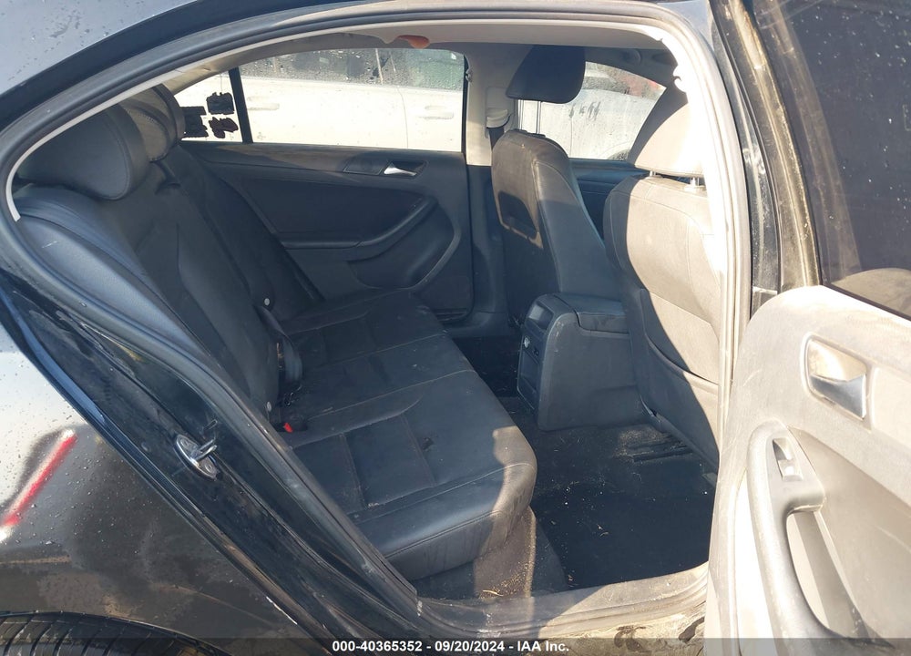 2012 VOLKSWAGEN JETTA 2.5L SE VIN: 3VWDP7AJ1CM324974