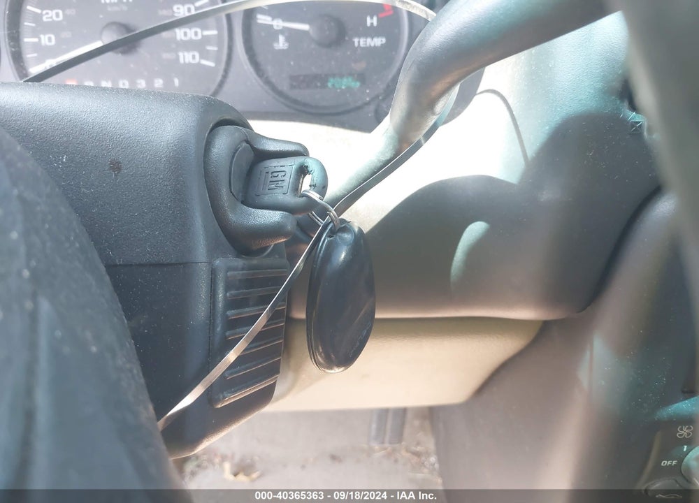 2005 CHEVROLET VENTURE LS VIN: 1GNDV23E45D132241