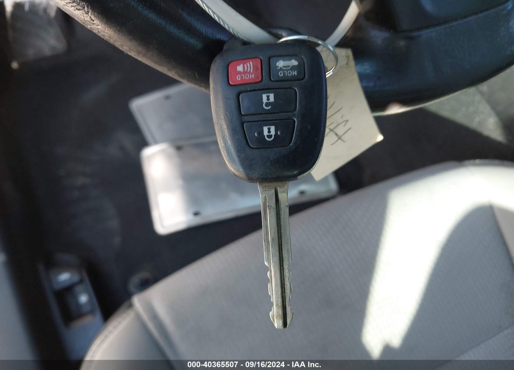 2017 TOYOTA CAMRY SE VIN: 4T1BF1FK7HU646996