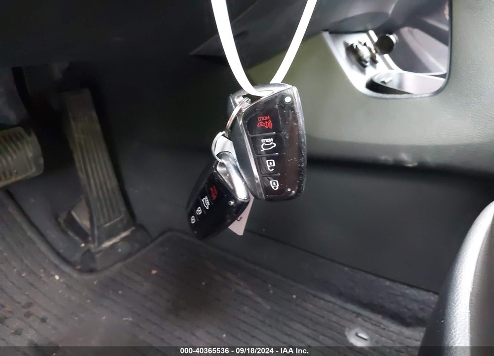2016 HYUNDAI SANTA FE LIMITED VIN: KM8SRDHF6GU132516