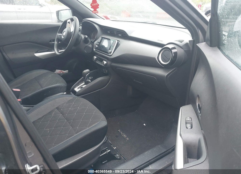 2018 NISSAN KICKS SV VIN: 3N1CP5CU8JL532494