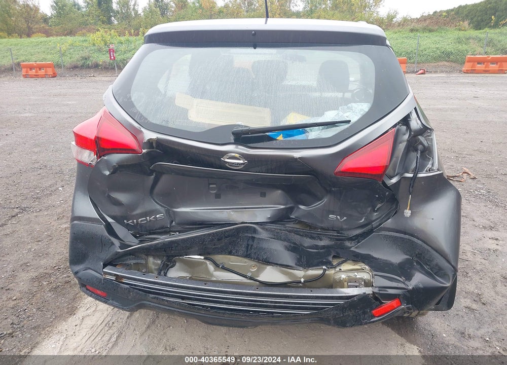 2018 NISSAN KICKS SV VIN: 3N1CP5CU8JL532494