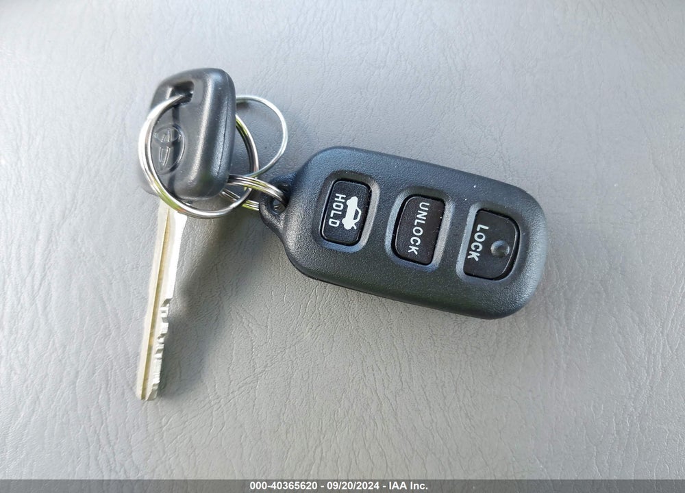 2004 TOYOTA CAMRY LE VIN: 4T1BE32K14U285277