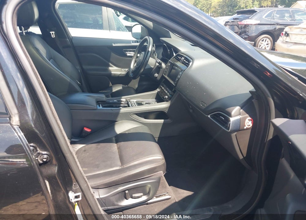 2018 JAGUAR F-PACE 30T PREMIUM VIN: SADCJ2GX6JA329701