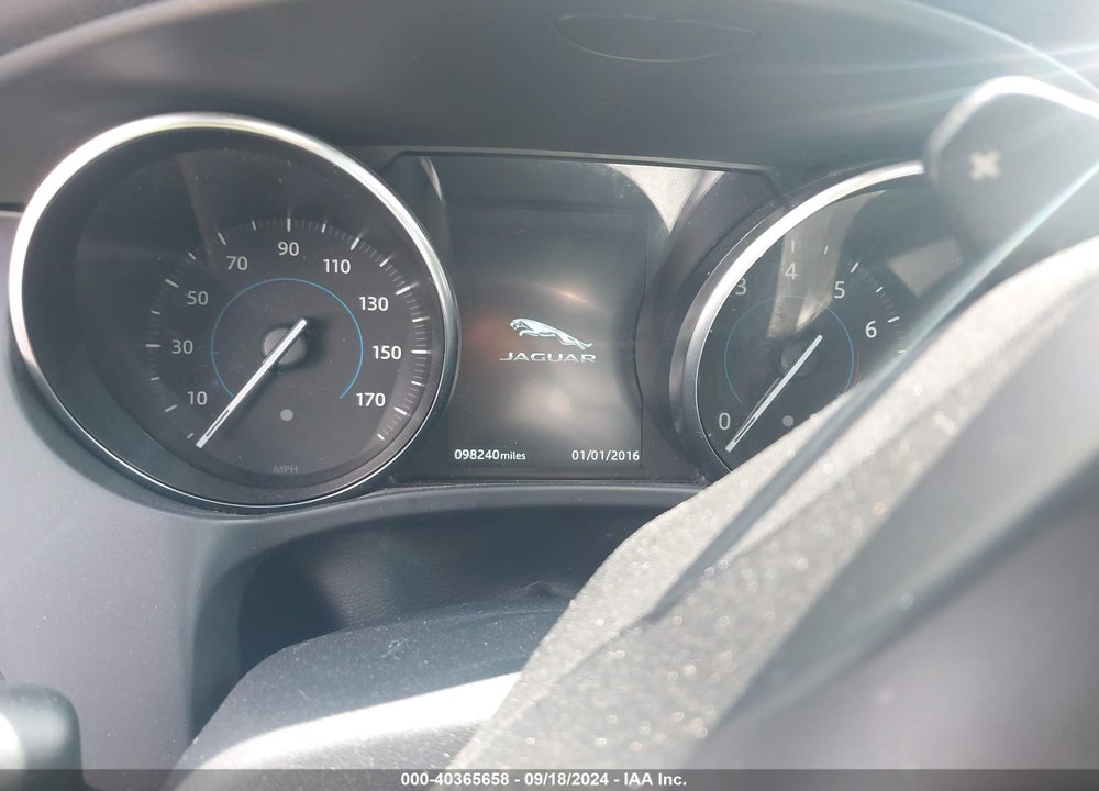 2018 JAGUAR F-PACE 30T PREMIUM VIN: SADCJ2GX6JA329701