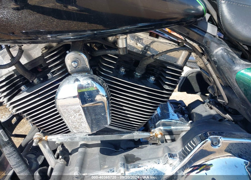 2015 HARLEY-DAVIDSON FLHR ROAD KING VIN: 1HD1FBM14FB604969