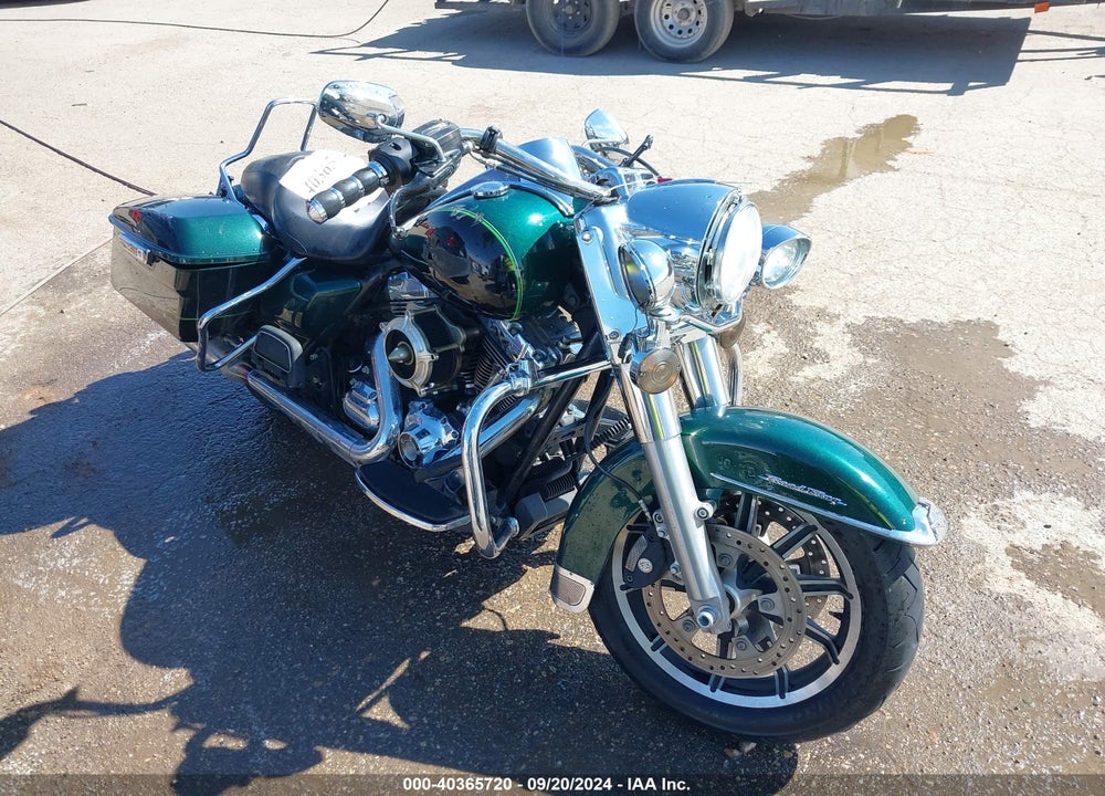 2015 HARLEY-DAVIDSON FLHR ROAD KING VIN: 1HD1FBM14FB604969