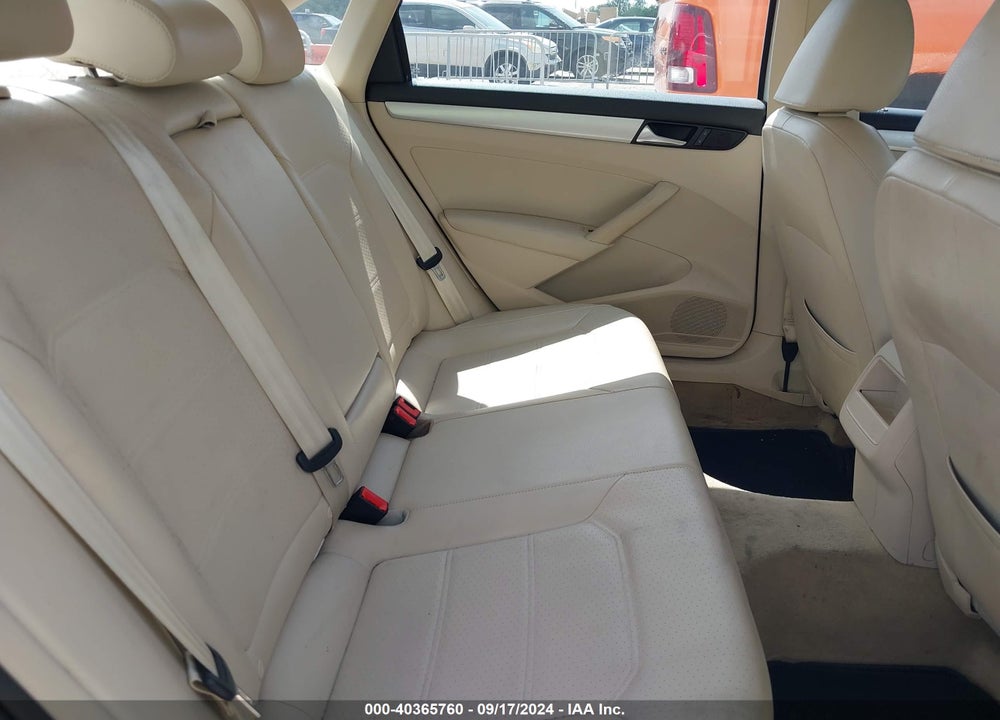 2012 VOLKSWAGEN PASSAT 2.5L SE VIN: 1VWBP7A38CC036105