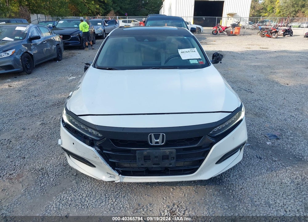 2018 HONDA ACCORD TOURING VIN: 1HGCV1F90JA015900