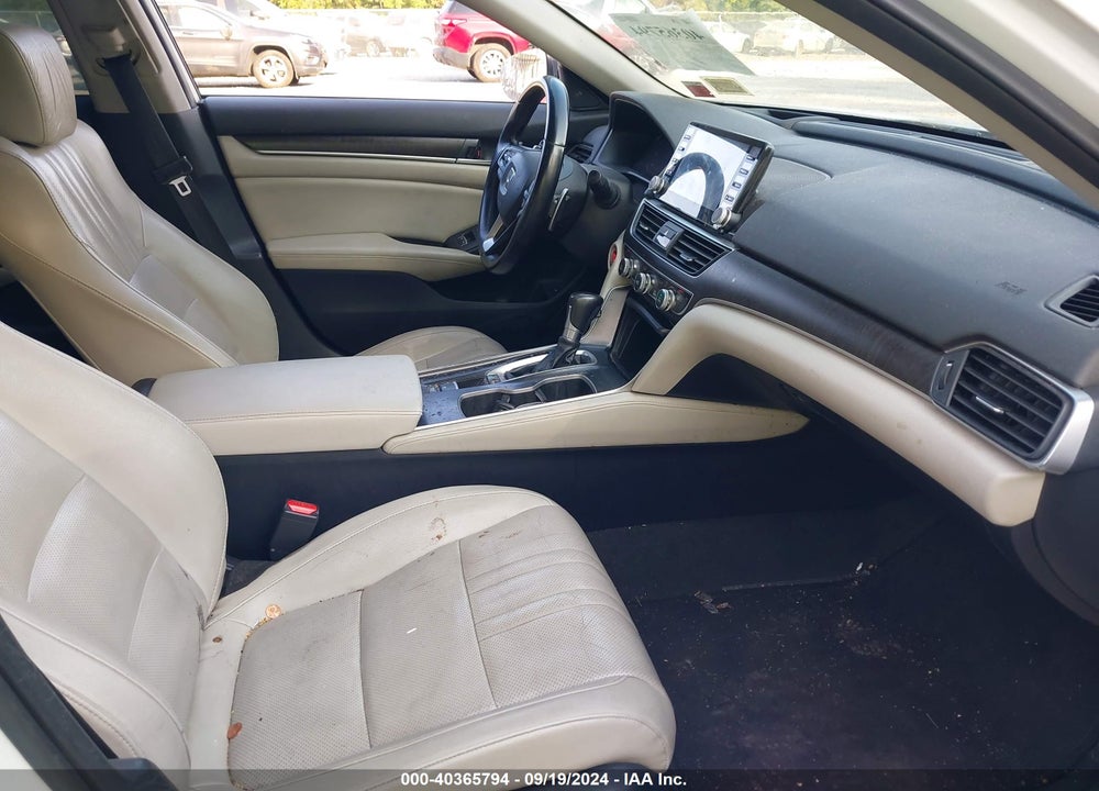 2018 HONDA ACCORD TOURING VIN: 1HGCV1F90JA015900