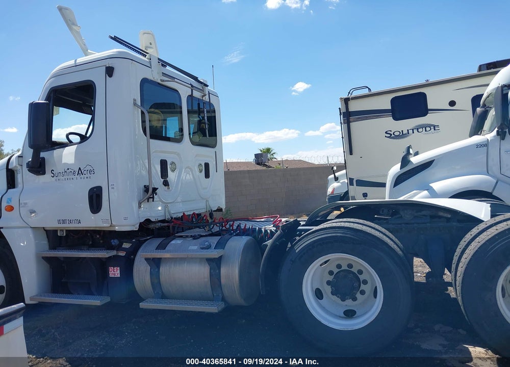 2017 FREIGHTLINER CASCADIA 125 VIN: 3AKJGEDV9HDHP7651