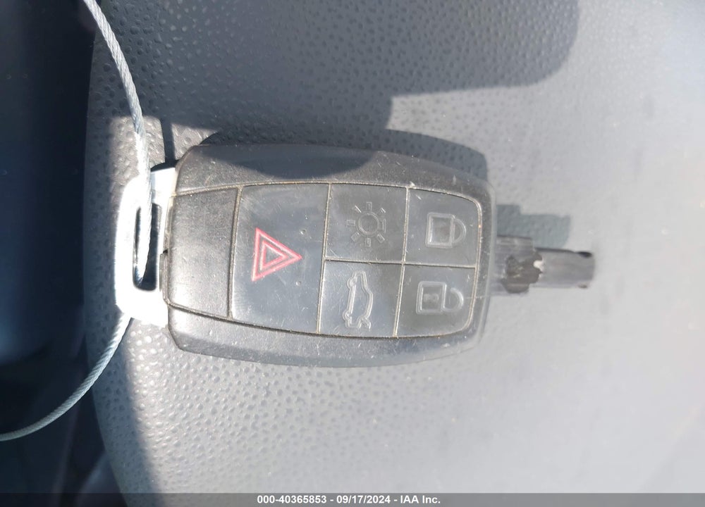 2011 VOLVO C30 T5/T5 R-DESIGN VIN: YV1672MK5B2235508