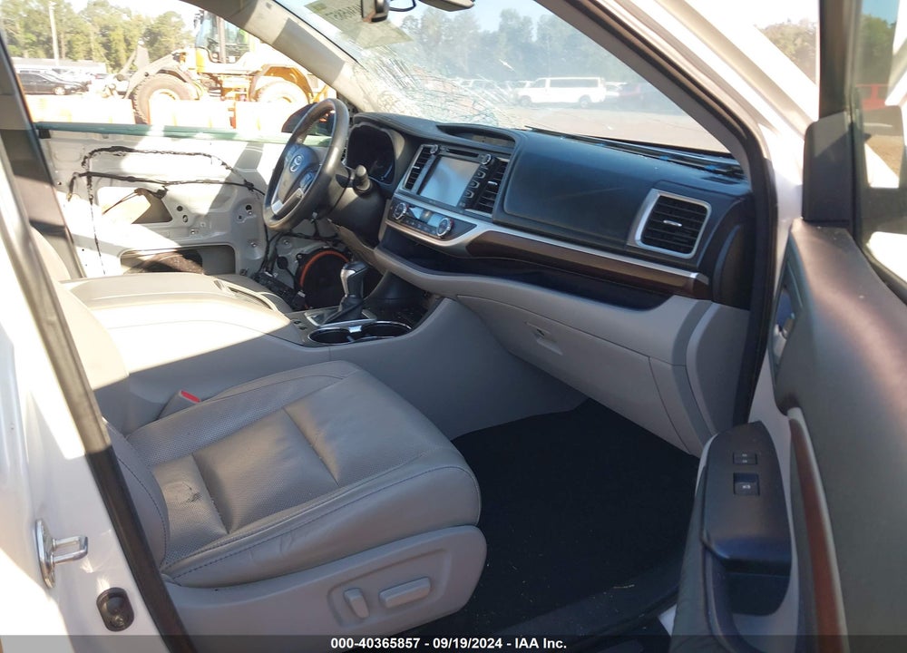 2015 TOYOTA HIGHLANDER LIMITED PLATINUM V6 VIN: 5TDYKRFH3FS058558