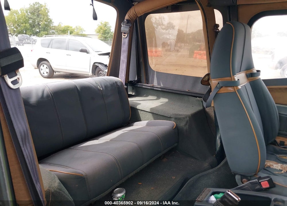 1993 JEEP WRANGLER / YJ SAHARA VIN: 1J4FY49S1PP211377