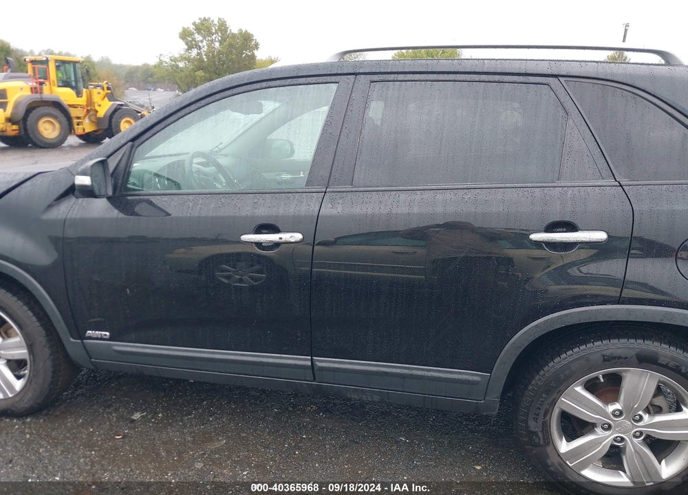 2013 KIA SORENTO EX V6 VIN: 5XYKUDA20DG357635