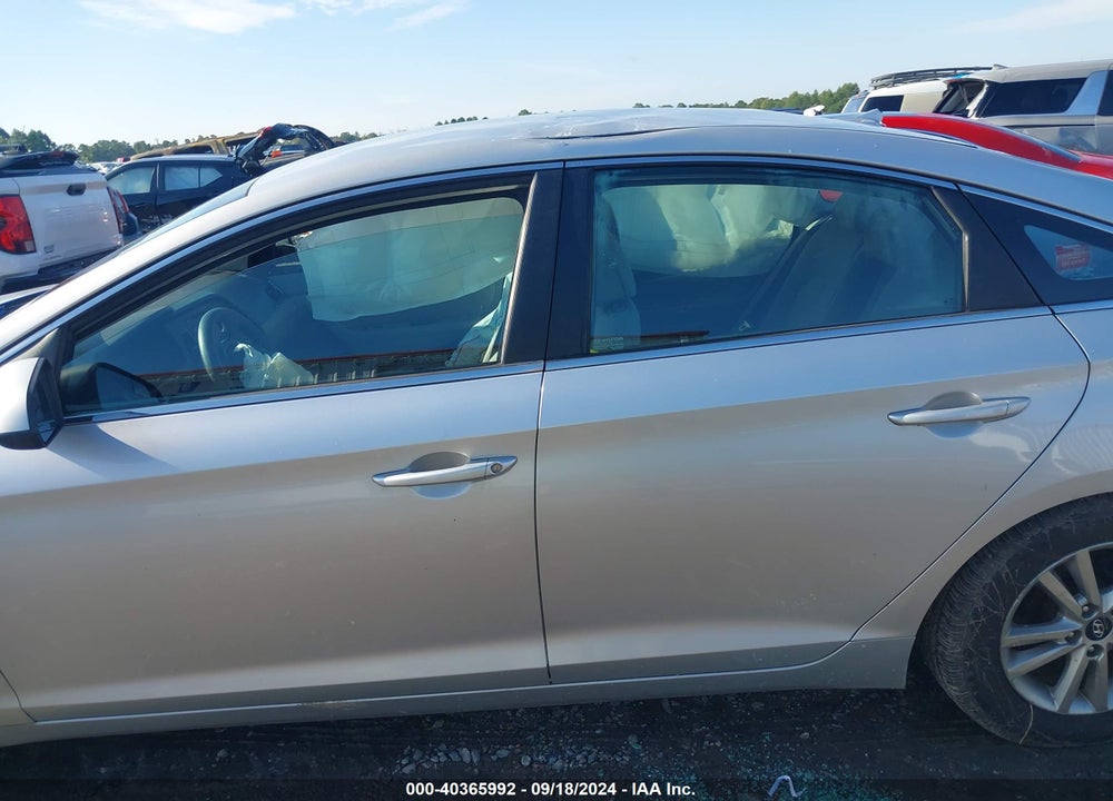 2015 HYUNDAI SONATA SE VIN: 5NPE24AF9FH207153