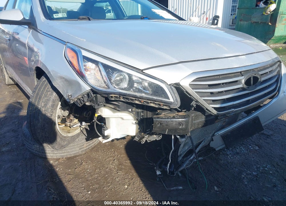 2015 HYUNDAI SONATA SE VIN: 5NPE24AF9FH207153