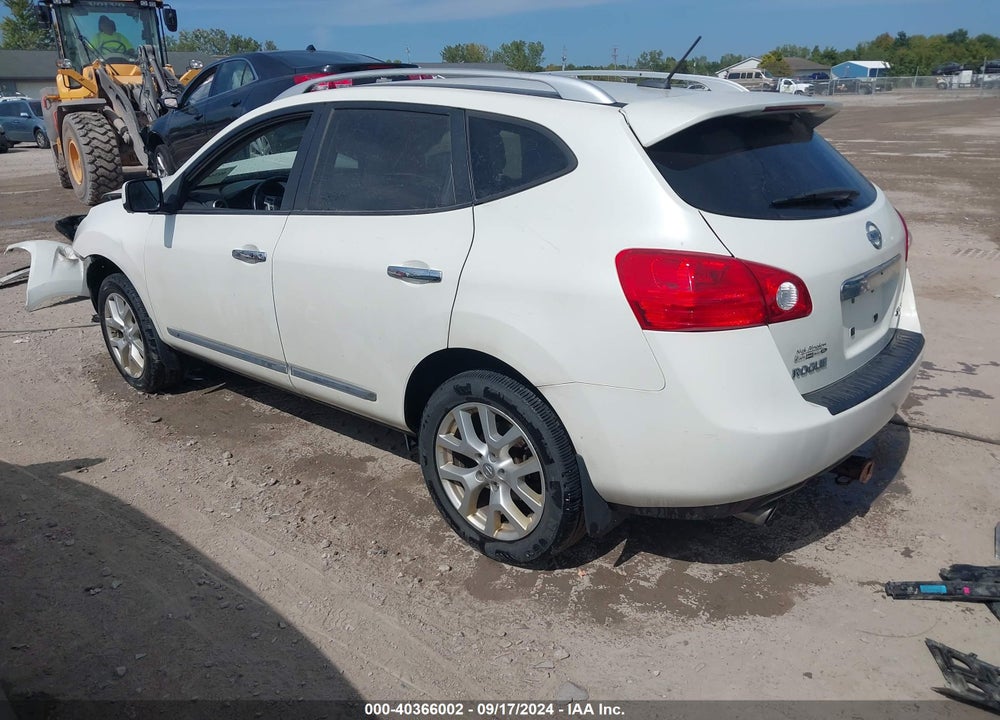 2013 NISSAN ROGUE SV W/SL PKG VIN: JN8AS5MV3DW115491
