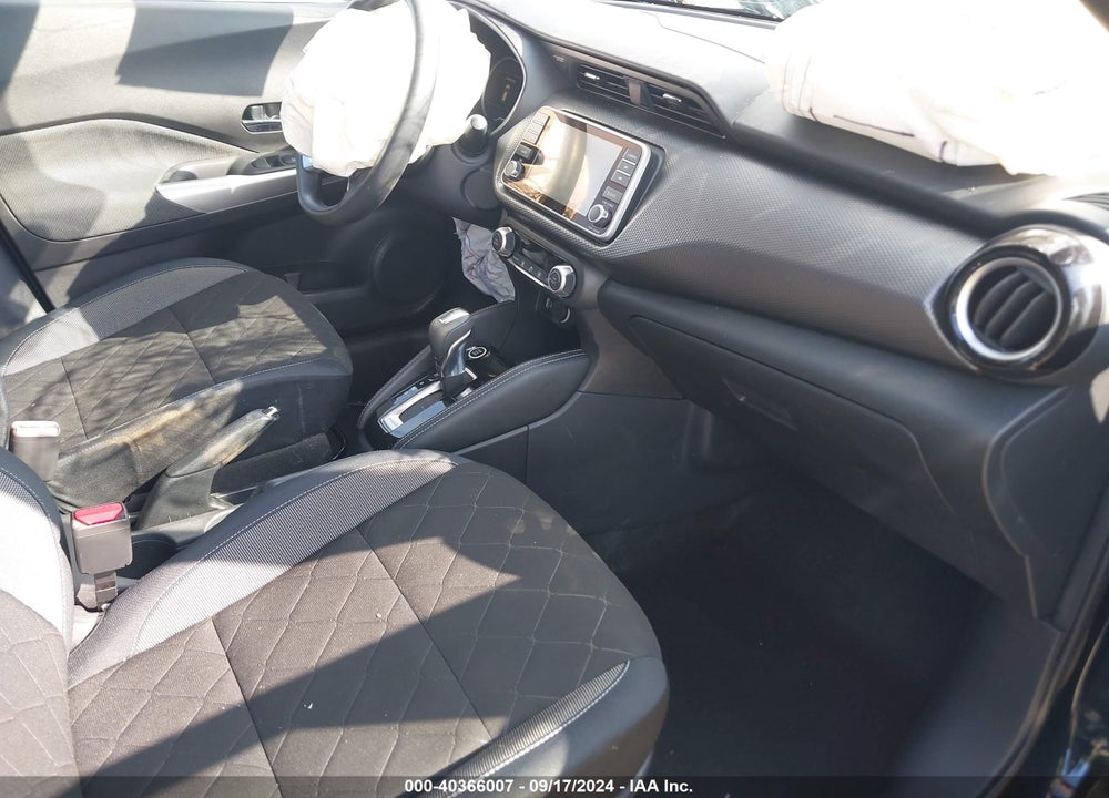 2018 NISSAN KICKS SV VIN: 3N1CP5CU1JL539948