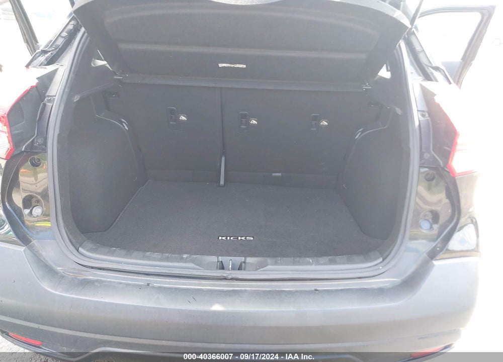 2018 NISSAN KICKS SV VIN: 3N1CP5CU1JL539948
