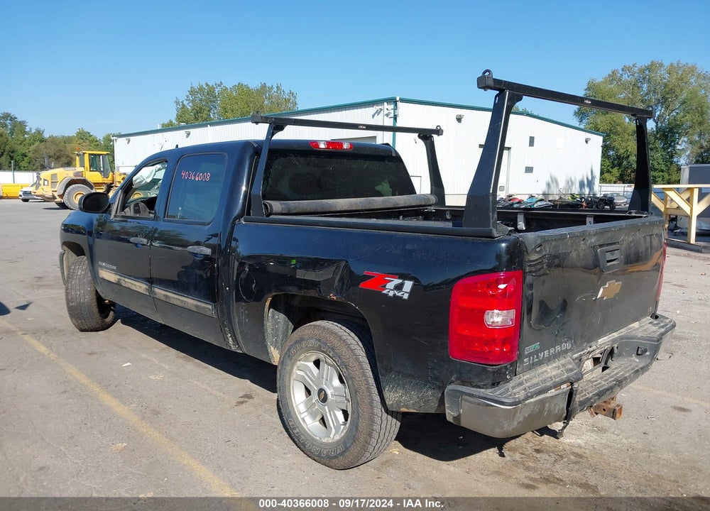 2011 CHEVROLET SILVERADO 1500 LT VIN: 3GCPKSE32BG364913
