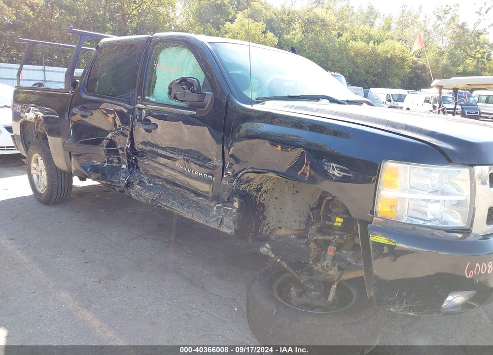 2011 CHEVROLET SILVERADO 1500 LT VIN: 3GCPKSE32BG364913