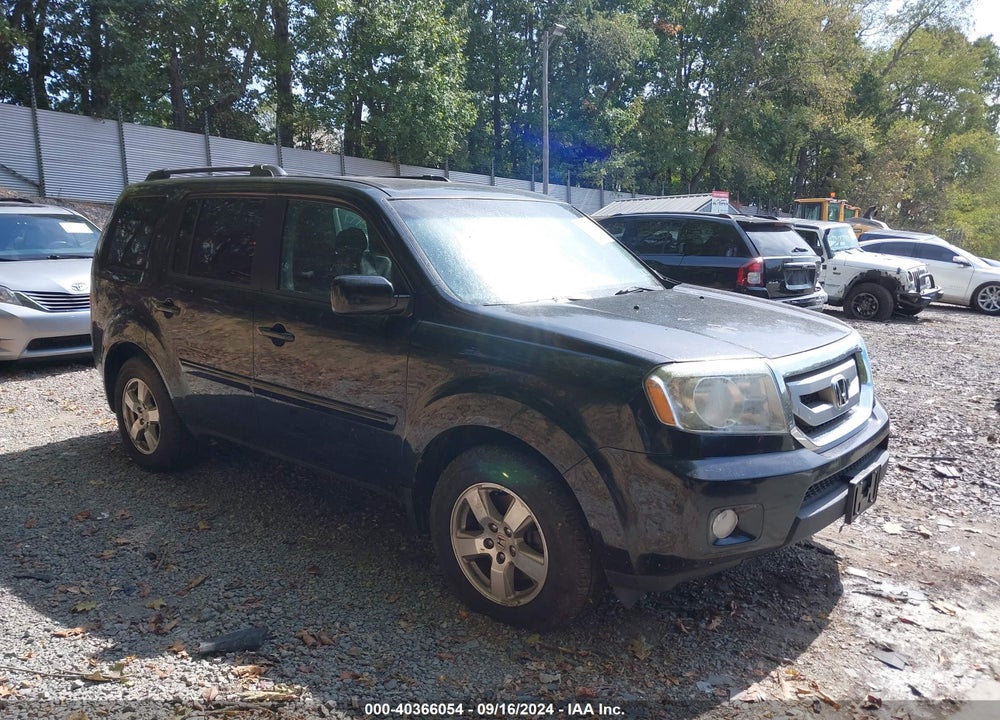 2011 HONDA PILOT EX VIN: 5FNYF4H42BB105529