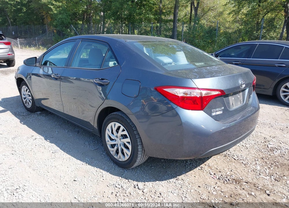 2018 TOYOTA COROLLA LE VIN: 2T1BURHE6JC028068