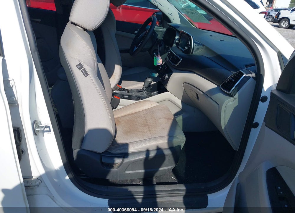 2020 HYUNDAI TUCSON SE VIN: KM8J23A43LU078802