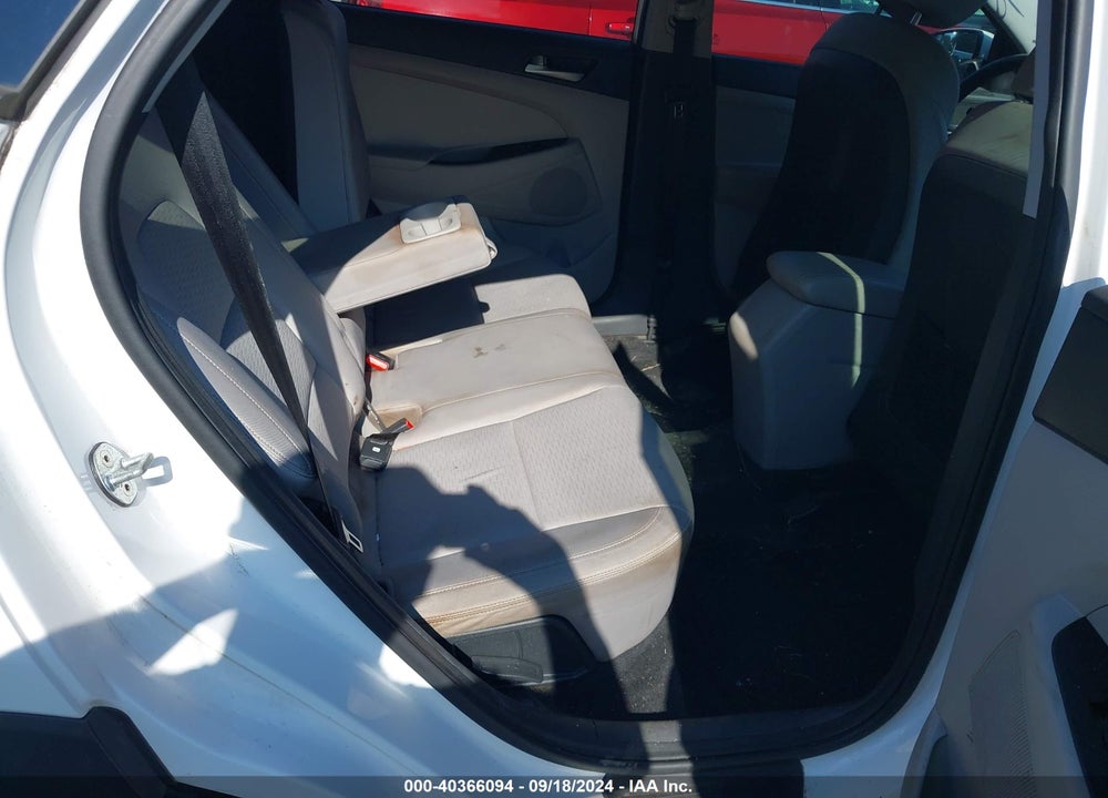 2020 HYUNDAI TUCSON SE VIN: KM8J23A43LU078802