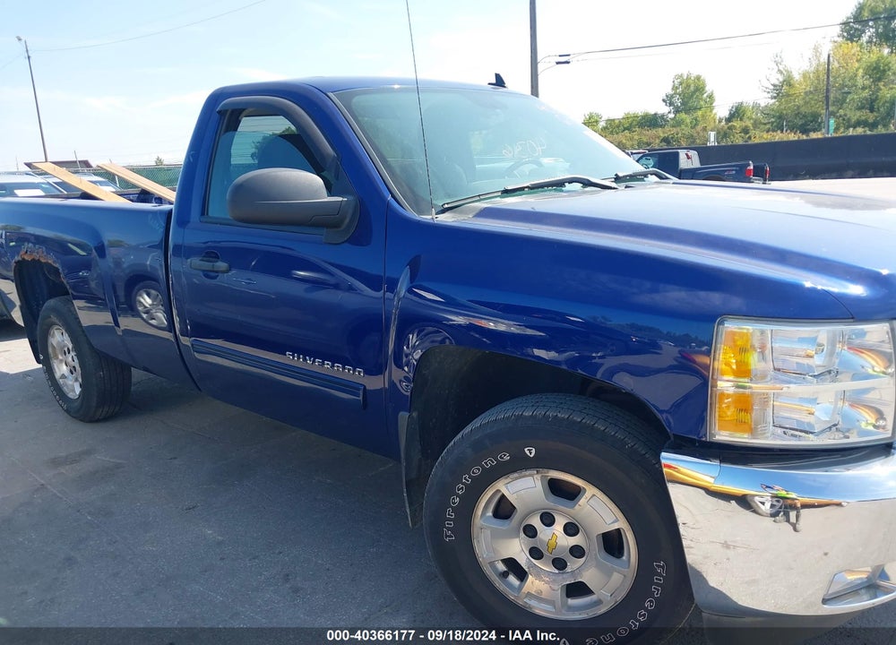 2013 CHEVROLET SILVERADO 1500 LT VIN: 1GCNKSE00DZ177024