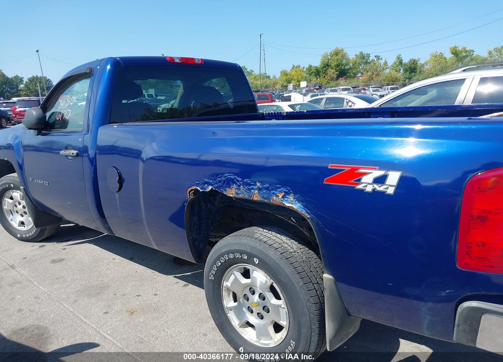 2013 CHEVROLET SILVERADO 1500 LT VIN: 1GCNKSE00DZ177024