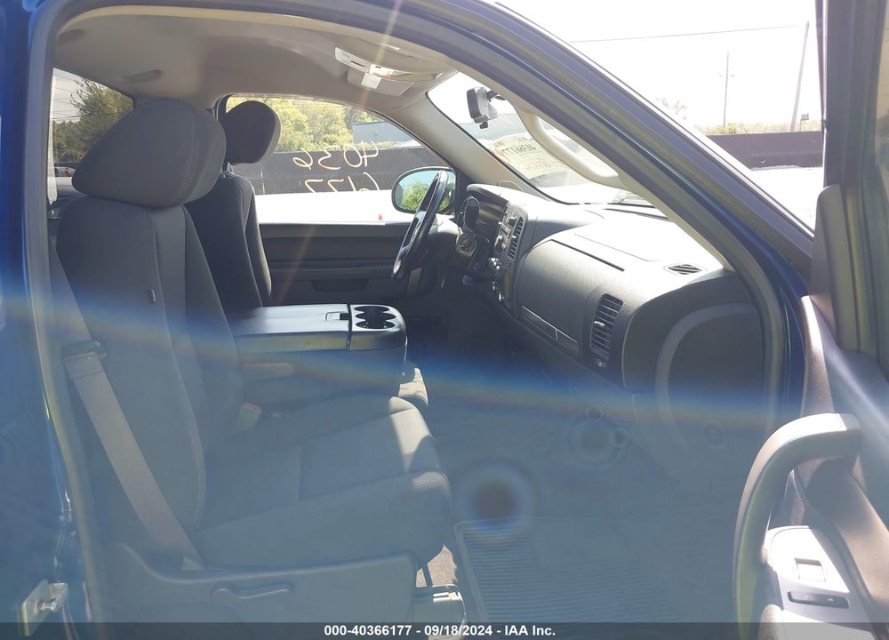 2013 CHEVROLET SILVERADO 1500 LT VIN: 1GCNKSE00DZ177024