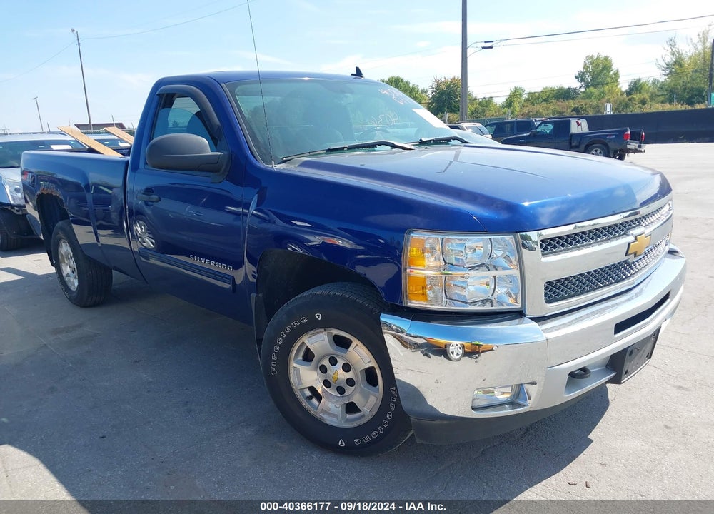 2013 CHEVROLET SILVERADO 1500 LT VIN: 1GCNKSE00DZ177024