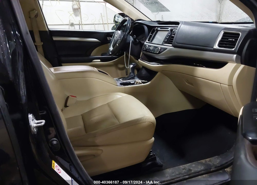 2016 TOYOTA HIGHLANDER XLE V6 VIN: 5TDJKRFH0GS500490