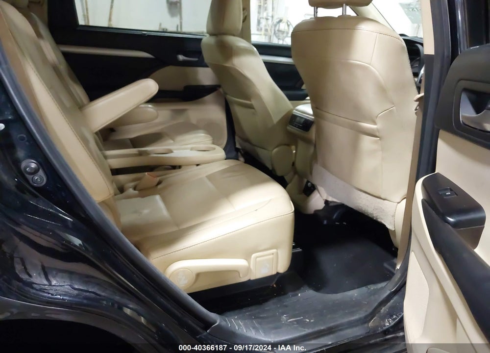 2016 TOYOTA HIGHLANDER XLE V6 VIN: 5TDJKRFH0GS500490