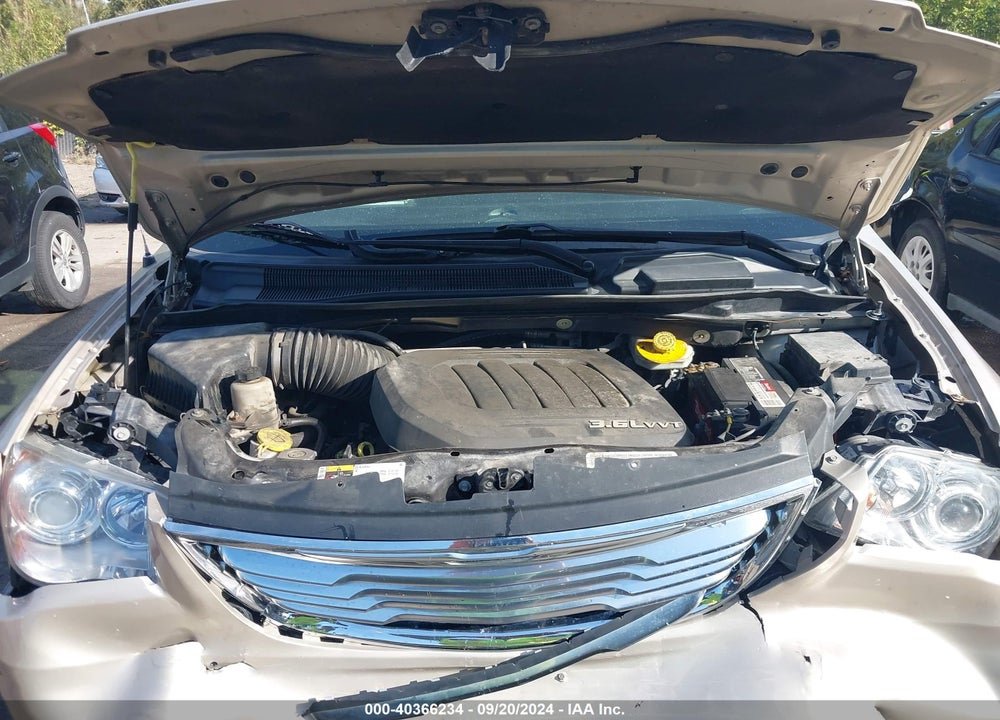 2015 CHRYSLER TOWN & COUNTRY LIMITED PLATINUM VIN: 2C4RC1GGXFR619209