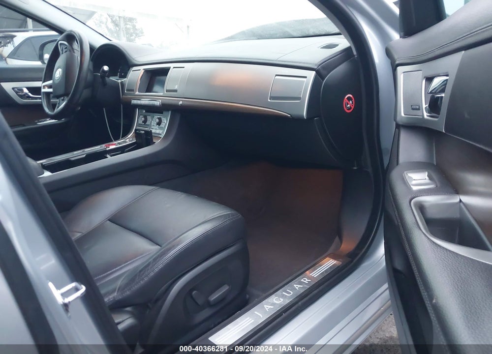 2013 JAGUAR XF I4 T VIN: SAJWA0ESXDPU02317