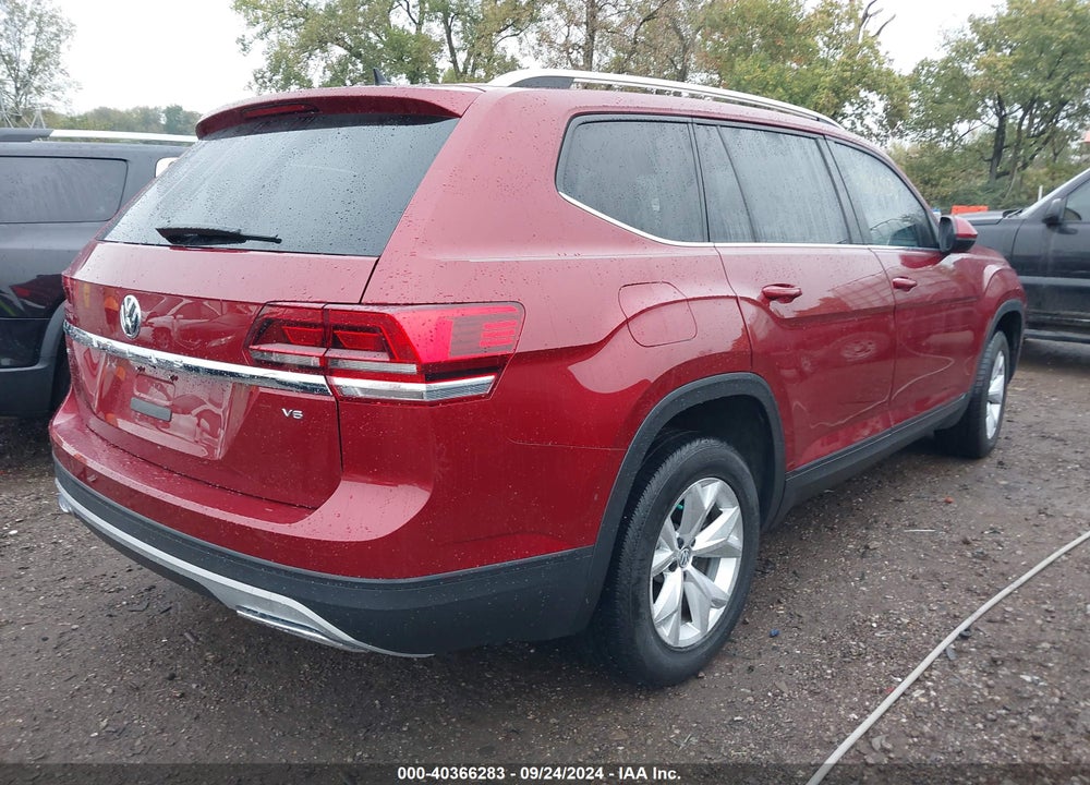 2018 VOLKSWAGEN ATLAS VIN: 1V2DR2CA8JC589868
