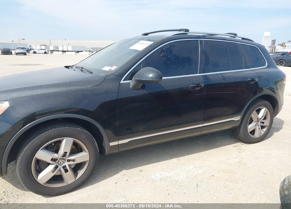 2011 VOLKSWAGEN TOUAREG HYBRID VIN: WVGFG9BP4BD002765