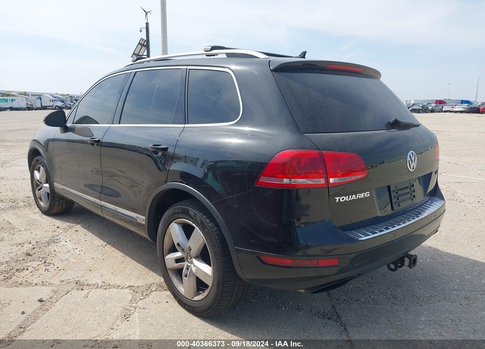 2011 VOLKSWAGEN TOUAREG HYBRID VIN: WVGFG9BP4BD002765