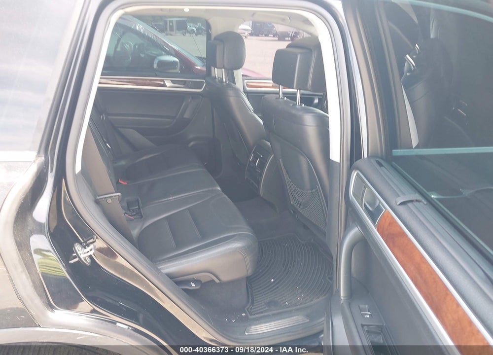 2011 VOLKSWAGEN TOUAREG HYBRID VIN: WVGFG9BP4BD002765