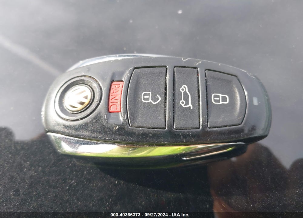 2011 VOLKSWAGEN TOUAREG HYBRID VIN: WVGFG9BP4BD002765